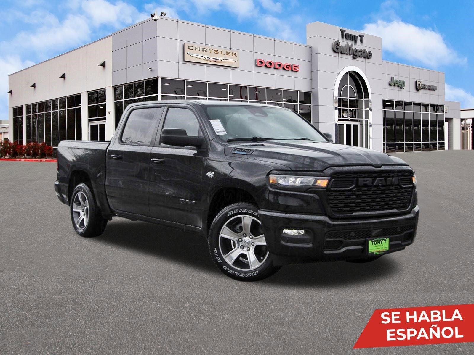 2026 RAM 1500 Express 4x2 Crew Cab 5'7" Box in Diamond Black Crystal Pearlcoat — front three-quarter view